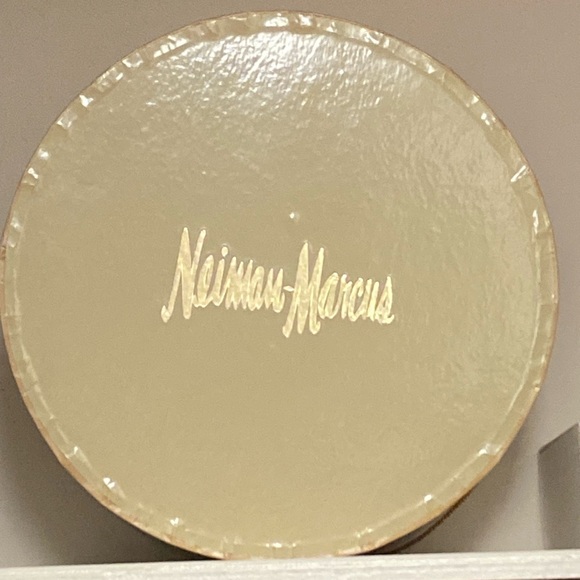 Neiman Marcus hat box vintage - Picture 2 of 5